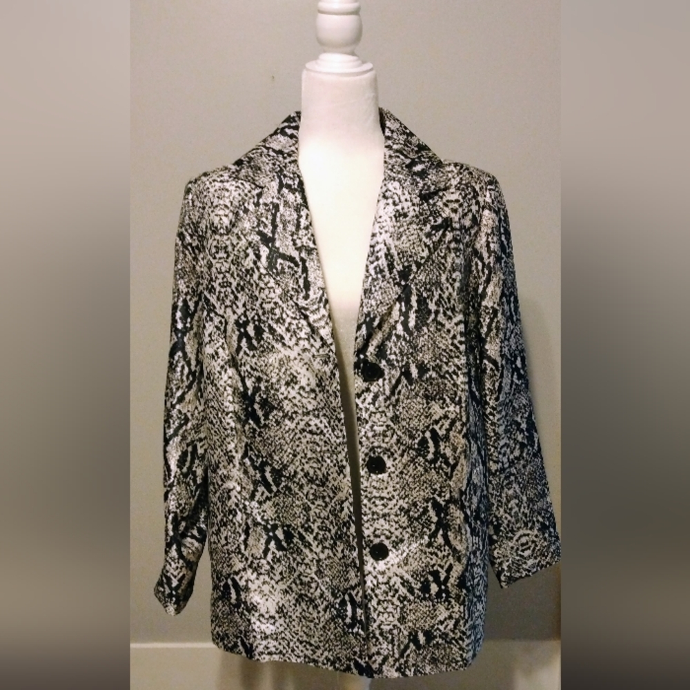 Vintage lightweight coat/jacket w/ snakeskin pattern. Size 16W. - Picture 3 of 6